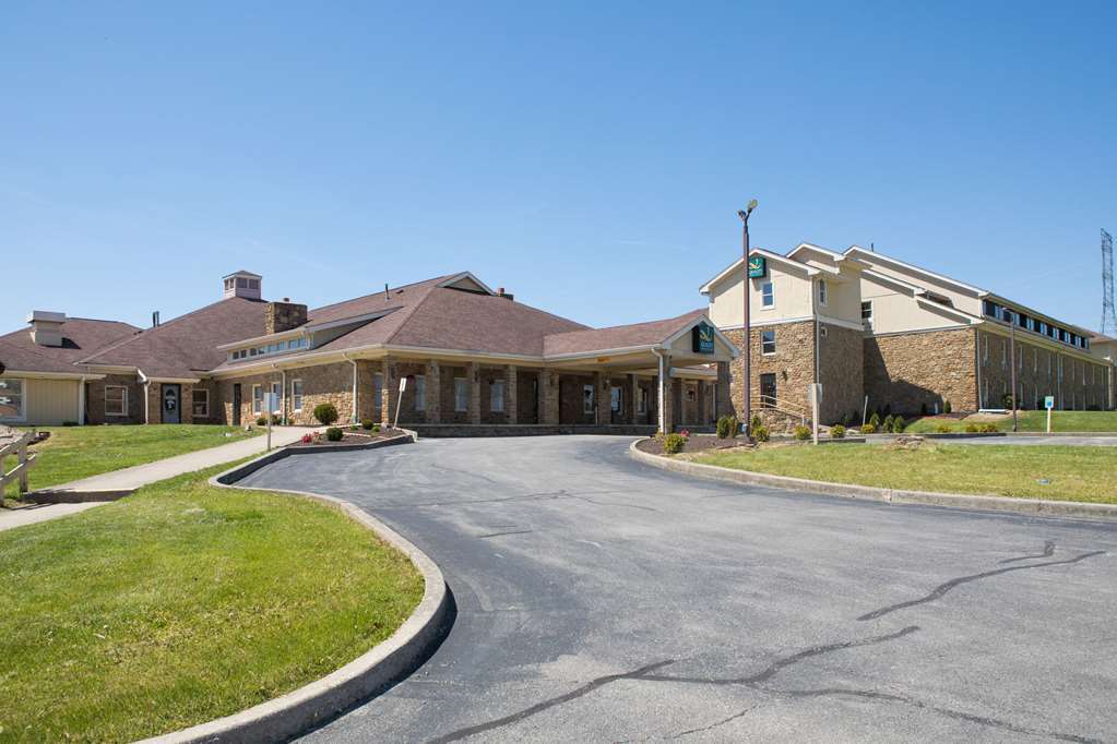 Quality Inn & Suites Bedford West Buitenkant foto